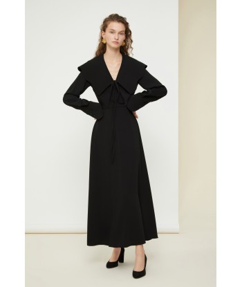 Maxikleid mit Oversize-Kragen les muscles