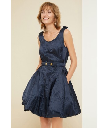 Kleid mit Ballonrocksaum aus Metall-Satin de technologie